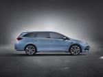 Toyota Auris Touring Sports Hybrid 2015 года